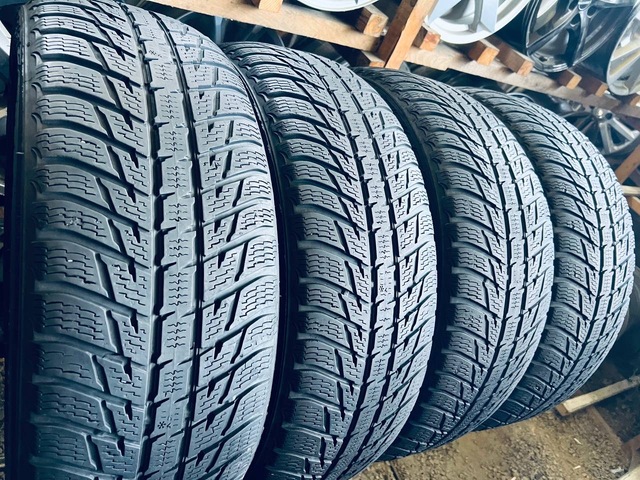 235 55 19 Nokian WR SUV3 