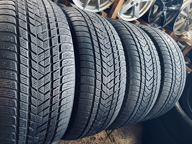 285 45 22 Pirelli Scorpion Winter 
