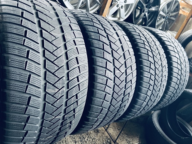 325 35 22 Vredestein Wintrac Pro