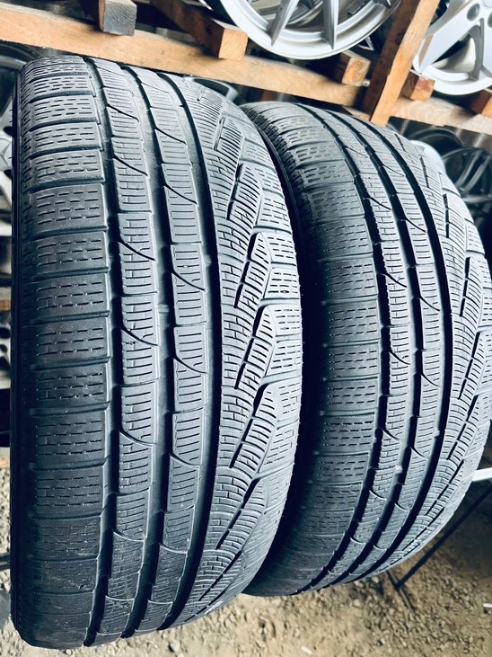 245 40 20 Pirelli Sottozero Winter 240 RFT
