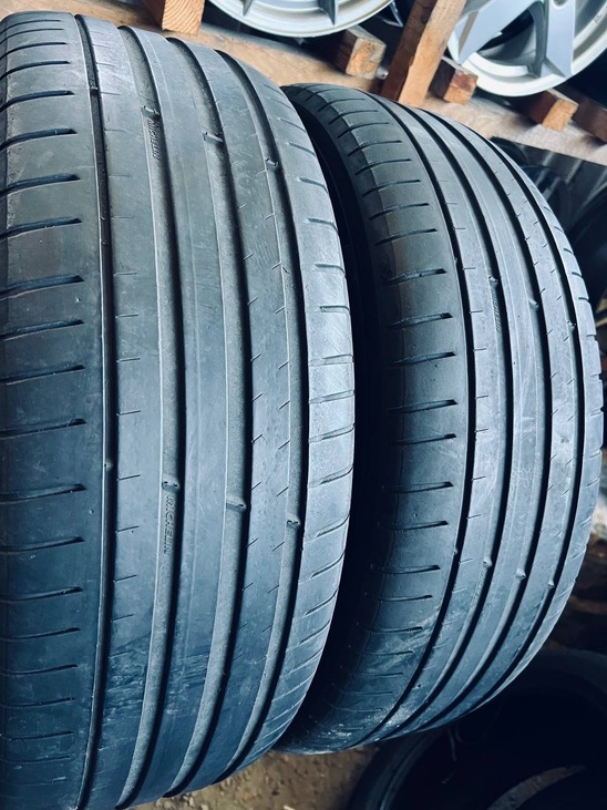 235 60 18 Michelin Pilot Sport 4
