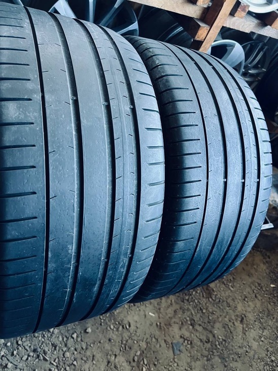 275 30 20 Pirelli P Zero Run Flat 