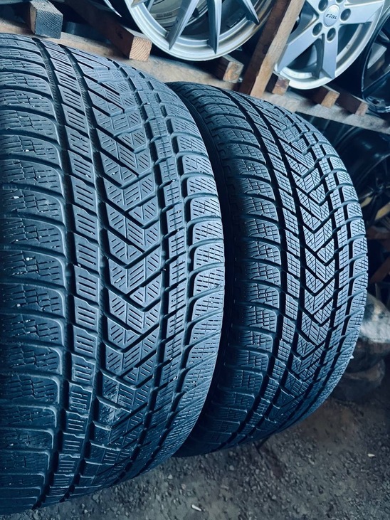 275 40 20 Pirelli Scorpion Winter 